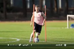بازگشت دنیل گرا به تمرین پرسپولیس؛ مدافع مجارستانی هنوز آماده بازی نیست