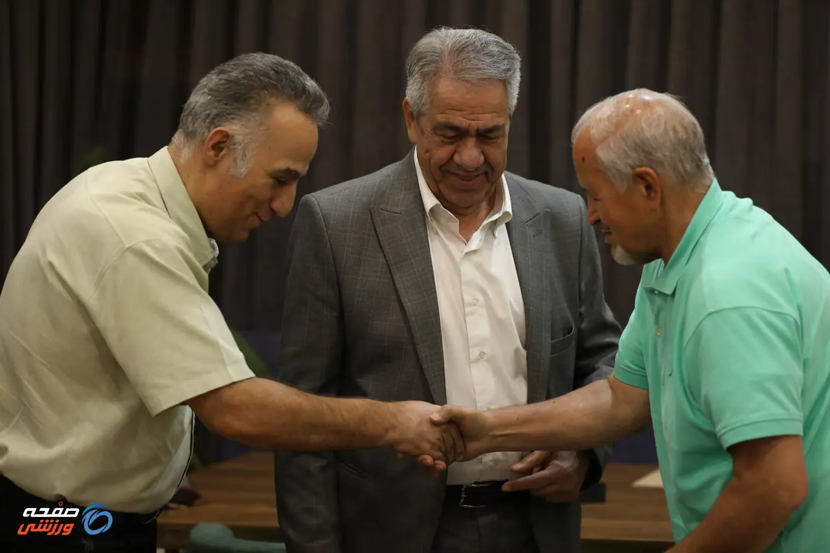 انتقاد جهانگیر کوثری از مهیا نشدن ورزشگاه آزادی برای بازی