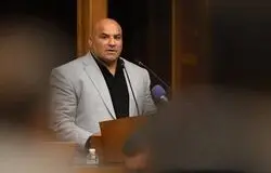 رئیس جدید فدراسیون بدنسازی روی صندلی ریاست نشست