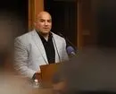 رئیس جدید فدراسیون بدنسازی روی صندلی ریاست نشست