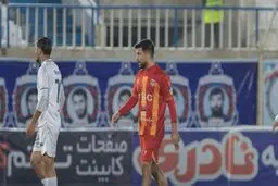 دردسر استفاده از VAR در بازی ملوان و فولاد

