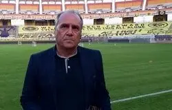 کمکم کنید... من اینجا می‌پوسم