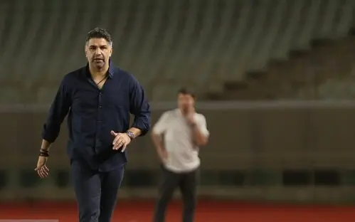 رفتار عجیب پیروز قربانی با خبرنگاران در تمرین آلومینیوم