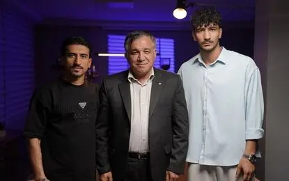  تاجرنیا با ملی‌پوشان استقلال دیدار کرد