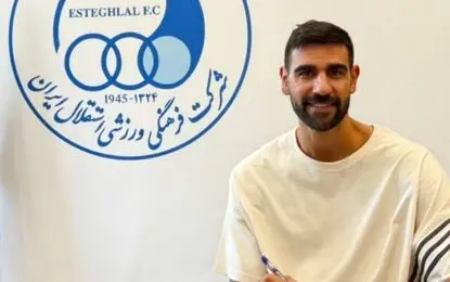 ارسلان کاظمی در تیم بسکتبال استقلال ماندنی شد