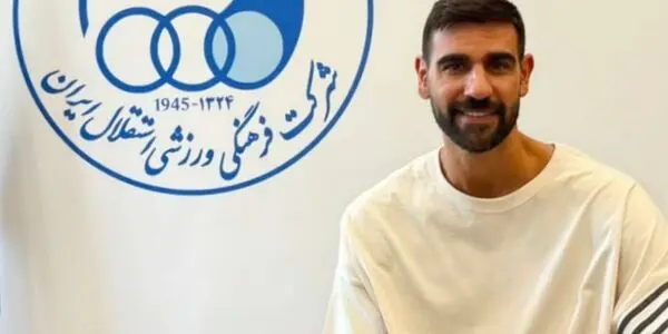 ارسلان کاظمی در تیم بسکتبال استقلال ماندنی شد