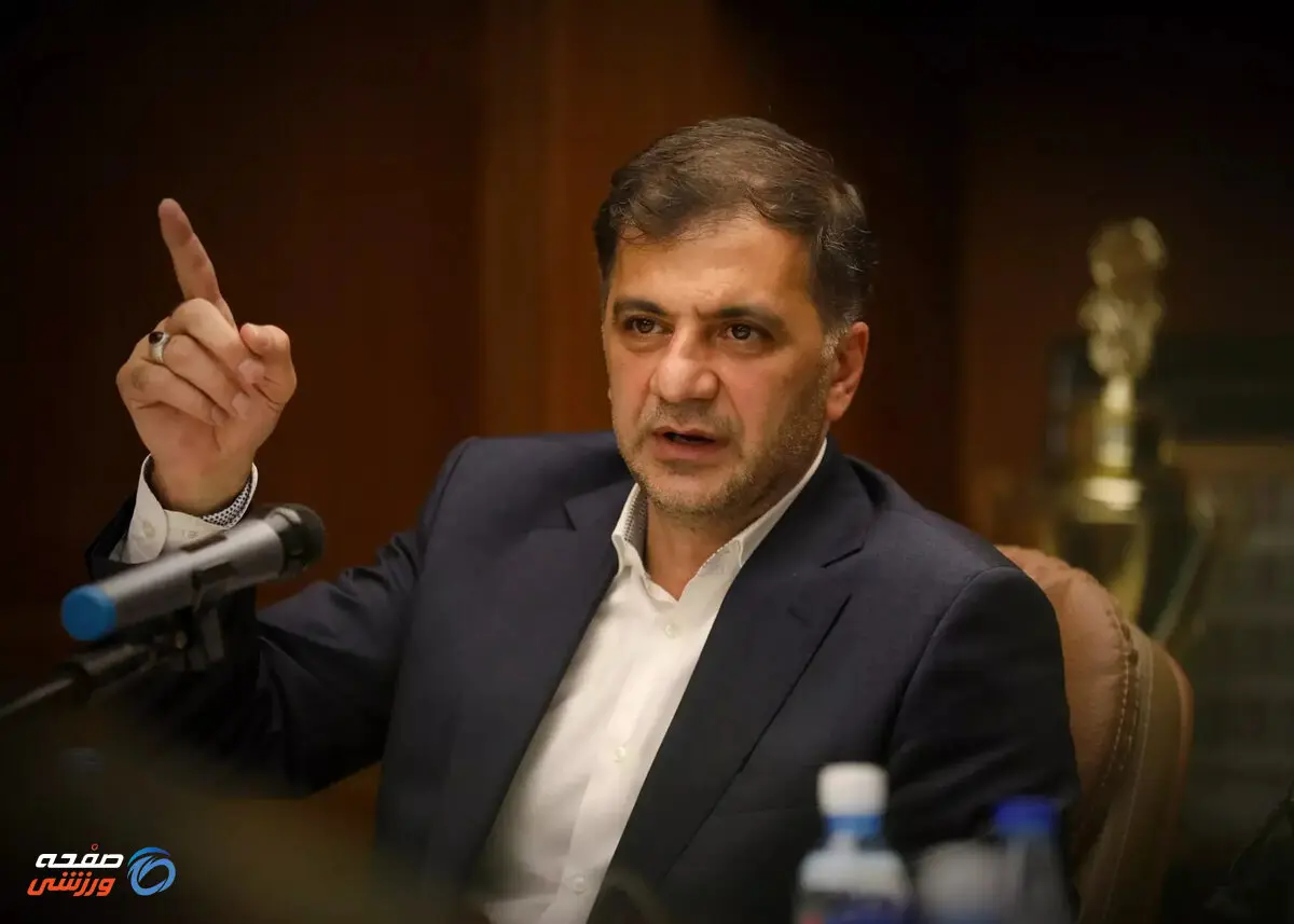 حجت کریمی در گفتگو با صفحه ورزشی: مخالف قهرمانی استقلال هستم!