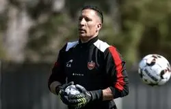مربی تیم فوتبال پرسپولیس وارد تهران شد 