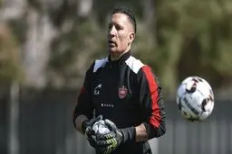 مربی تیم فوتبال پرسپولیس وارد تهران شد 