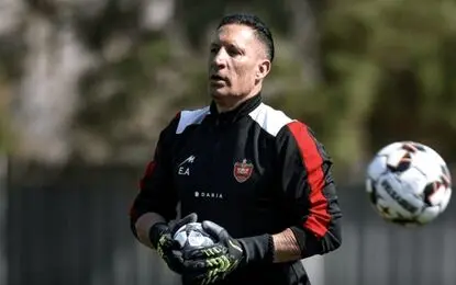 مربی تیم فوتبال پرسپولیس وارد تهران شد 