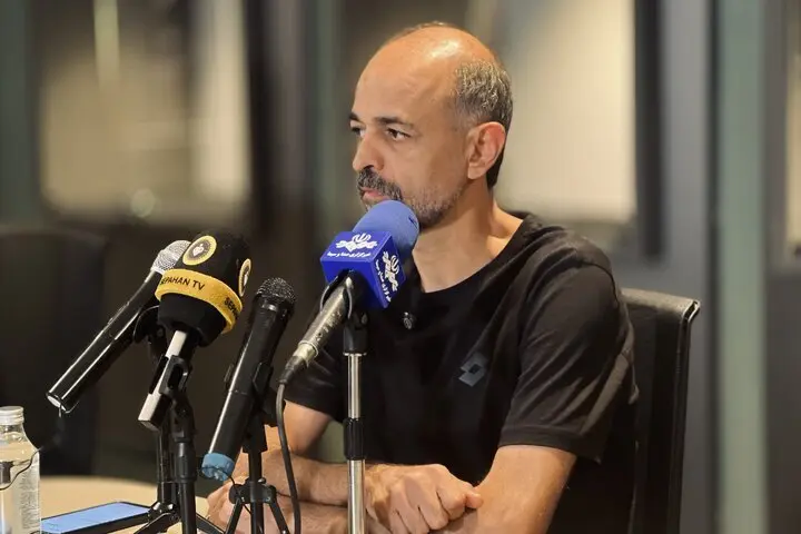نویدکیا: اگر وی.اِی.آر کارایی ندارد؛ بگذاریم داور وسط تصمیم بگیرد
