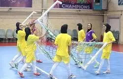شریف ۱۵ بازیکن را به خط کرد
