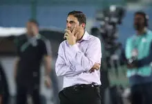 سرمربی شاکی پرسپولیس در کنار بزرگان!