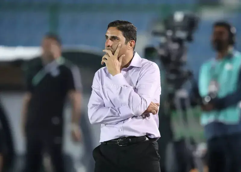 سرمربی شاکی پرسپولیس در کنار بزرگان!