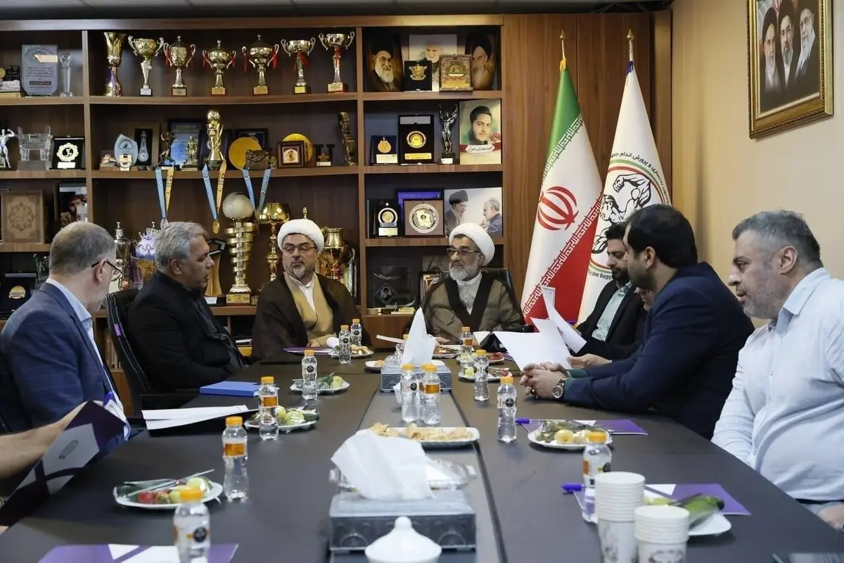 دبیر شورای عالی انقلاب فرهنگی از فدراسیون بدنسازی بازدید کرد