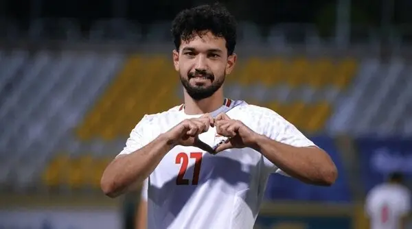 مدافع پرسپولیس، نساجی را غرق پول کرد