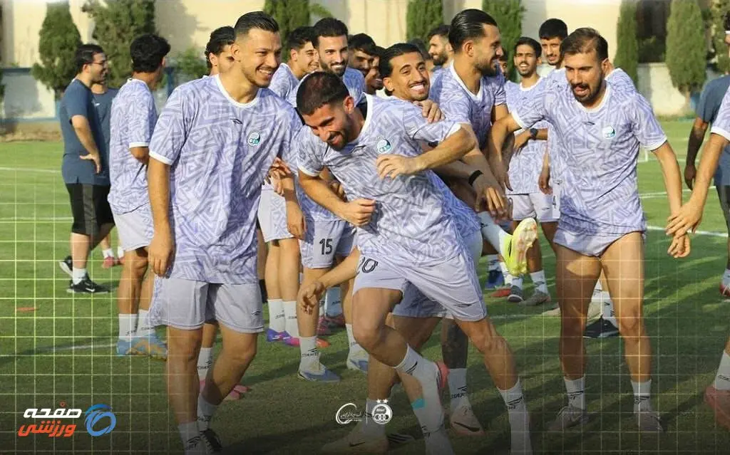کوشکی با استقبال هم‌تیمی‌ها به تمرینات استقلال برگشت؛ آغاز فصل جدید پس از تمدید قرارداد