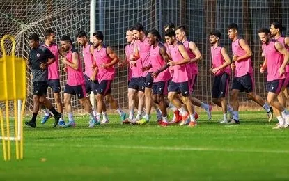 ترکیب اجباری سراغ پرسپولیس می‌آید؛ چند گمنام روی نیمکت می‌نشینند!
