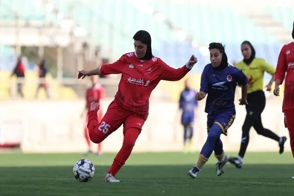 پرسپولیس صدرنشین شد؛ استقلال و گل‌گهر امتیازها را تقسیم کردند
