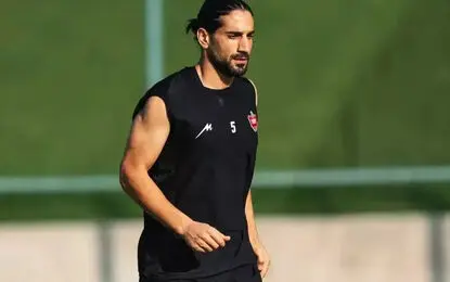 سپاهان همچنان به دنبال ابرقویی‌نژاد؛ مذاکره با پرسپولیس در روزهای پایانی