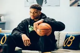 بمب احتمالی در NBA؛ یانیس در آستانه انتقال به بوستون سلتیکس