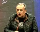 ضیا عربشاهی از زندان به بیمارستان رفت