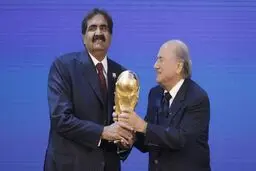 یادگاری بد امیر سابق قطر در جام جهانی
