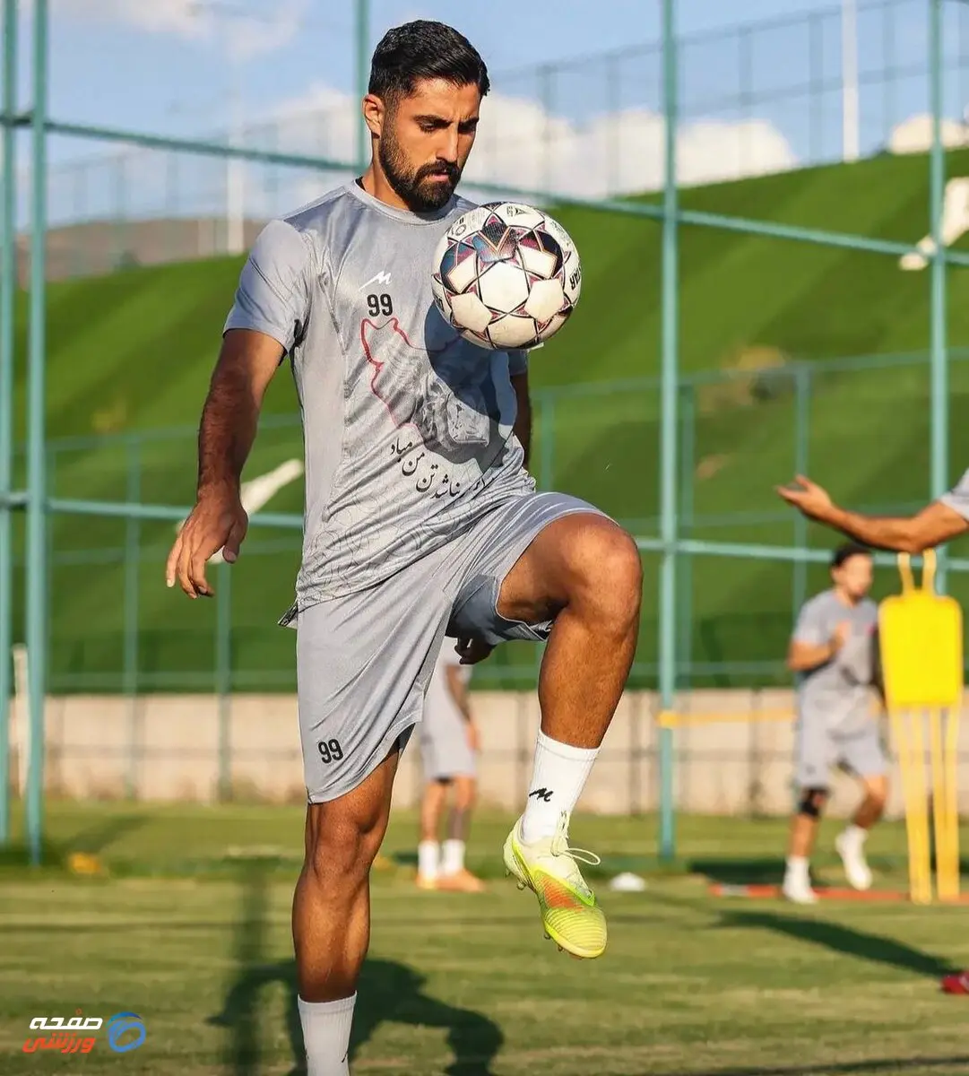 شماره ۹۹ بر تن خرید جدید پرسپولیس؛ لطیفی‌ فر نخستین تمرینش را انجام داد