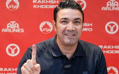 گرد و خاک جواد نکونام در رختکن تراکتور!