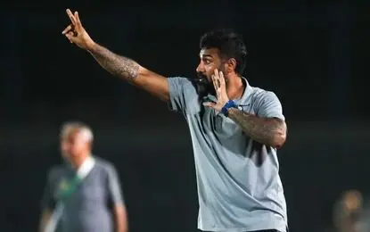 مربی استقلال ممنوع الخروج شد!
