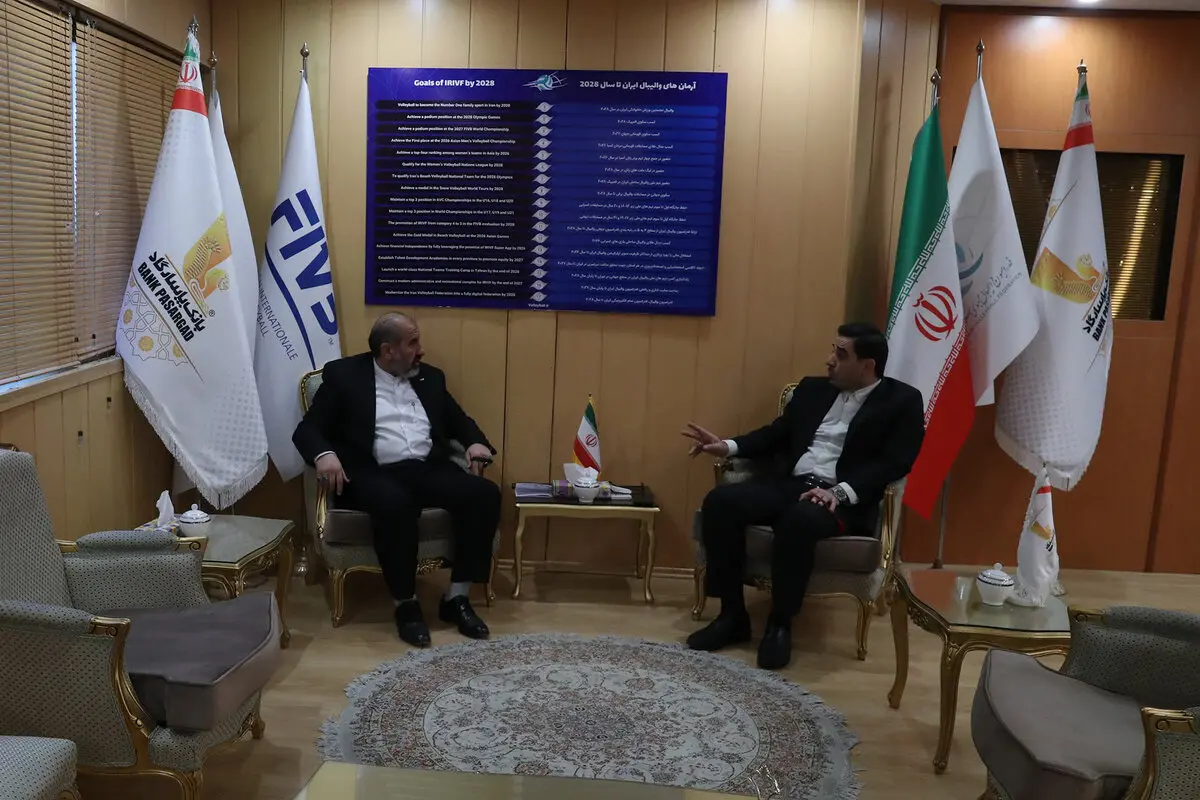 نشست تقوی با رئیس هیات تهران
