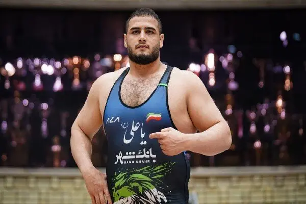سنگین وزن کشتی فرنگی در ثانیه‌های اول پیروز شد؛ ساروی پیروز شد