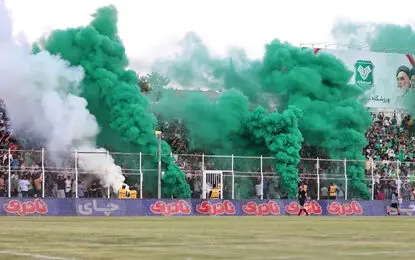 دود سبز، استقبال ویژه خیبری‌ها از پرسپولیس!
