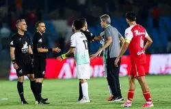 لگد زدن هافبک ذوب‌آهن به درِ اتاق داوران پس از بازی با پرسپولیس!