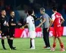 لگد زدن هافبک ذوب‌آهن به درِ اتاق داوران پس از بازی با پرسپولیس!
