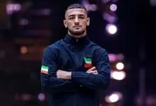 قهرمان کشتی با سر تراشیده از کودکان سرطانی عیادت کرد