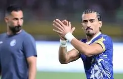 به شکلی عجیب، بازوبند کاپیتانی استقلال آرم AFC داشت!