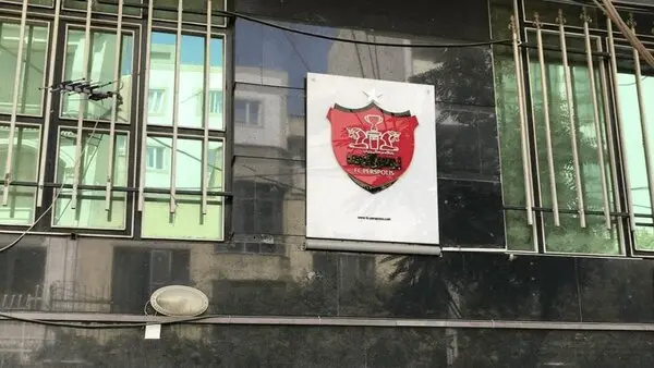 ورود مأمور اجرای احکام به جلسه مدیران پرسپولیس