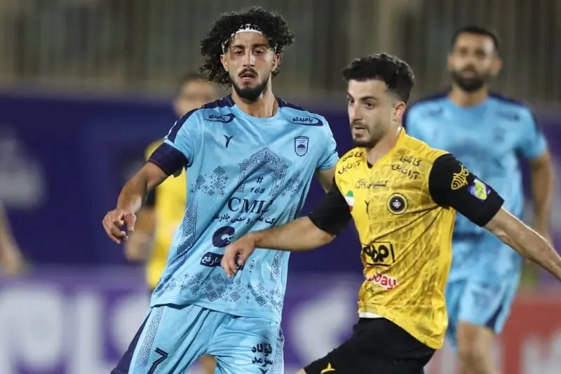 سپاهان 2-0 چادرملو اردکان؛ نویدکیا از مدعیان عقب نماند