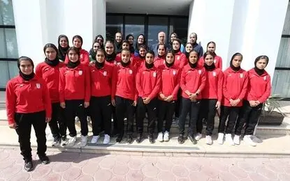 بدرقه دختران فوتبال ایران به سوی تاشکند با حضور تاج