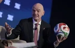 سرمربی اسبق آرسنال پشت تصمیمات جنجالی اینفانتینو!
