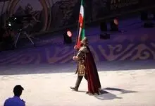 قیطاسی: لباس من نمادی از اقتدار کهن‌بوم ایران بود