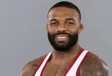 کری‌خوانی اسطوره کشتی برای قهرمان UFC