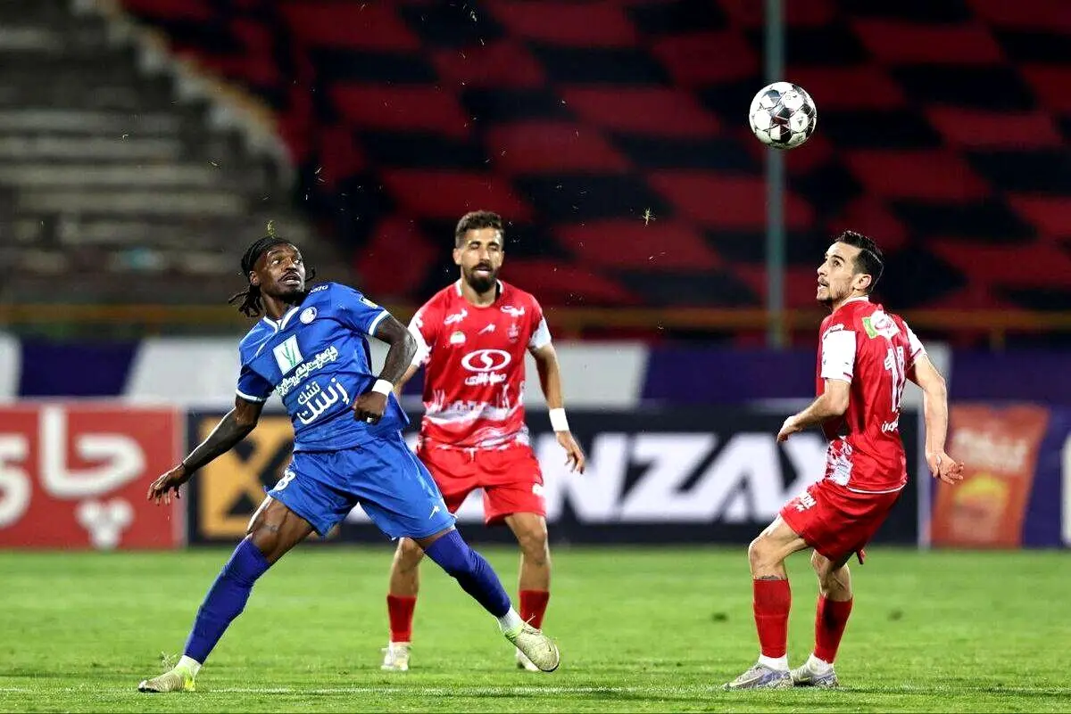 استقلال می‌رود، پرسپولیس حذف می‌شود