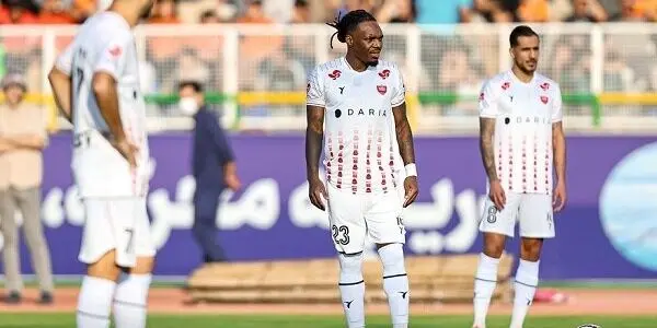 تساوی پرسپولیس و فولاد در نیمه اول
