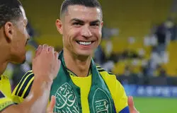 حرکت عجیب رونالدو: بوسه به نشان عربستان!
