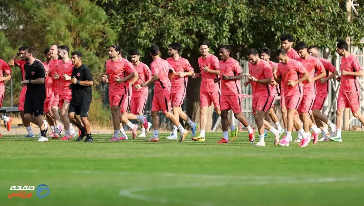 لطفاً دفتر کاپیتان‌های پرسپولیس را منظم کنید

