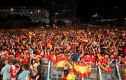 یک نوجوان در جشن قهرمانی اسپانیا جان باخت