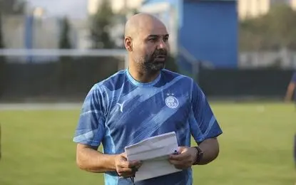 سرمربی استقلال تهران در نشست خبری حاضر نشد