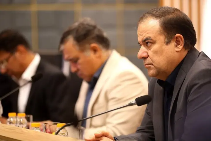 متدین: برای جذب بازیکن بودجه نامحدود نداریم/ پرونده‌هایی داریم که باعث بستن پنجره می‌شود
